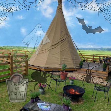 Burtree House & Retreats Tipi With Secluded Hot Tub Hotel Thirkleby Exterior photo